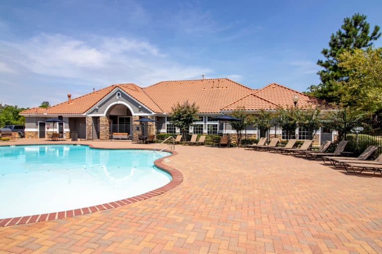 gateway at huntsville off campus apartments near sam houston state